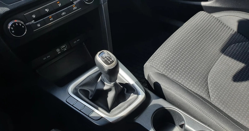 Kia Ceed cena 58000 przebieg: 113800, rok produkcji 2019 z Bytów małe 529